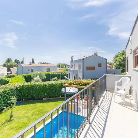 House Irina G - Pool Private Prázdninový dům *